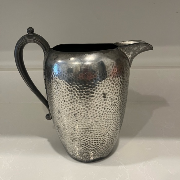 Vintage / Antique Pewter Pitcher Continental 809 Hammered Decorative Handle - Picture 3 of 8